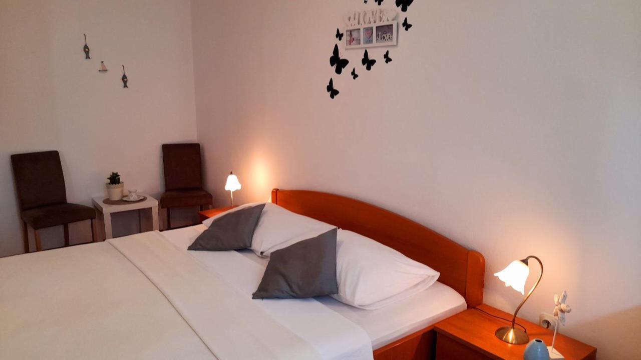 Guest house Pansion Ivan & Ivana Bol